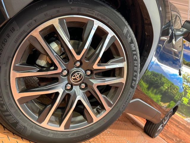 �y����18�C���`�A���~�z�C�[���z�O�ςɃ}�b�`���������A���~�z�C�[���𑕒����Ă���܂��B�e��ЊO�A���~�z�C�[����A�X�^�b�h���X�^�C�����戵�����Ă���܂��B���񂲑��k����������
