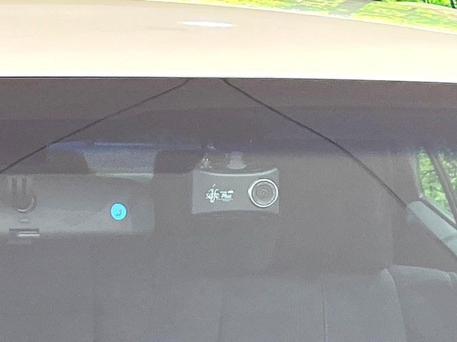【ドライブレコーダー】ドライブレコーダー装備!走行中はもちろん、あおり運転や事故に遭遇した際、映像で記録し、万一のリスクに備えます。※記録用SDカードはお客様ご自身でご準備いただく必要があります。