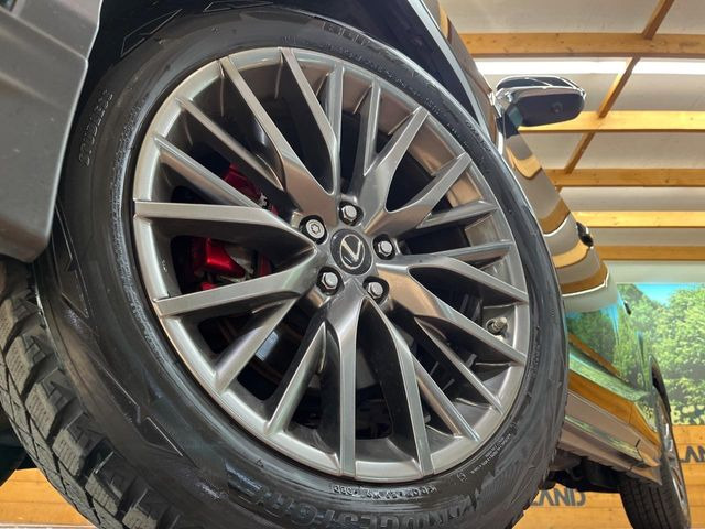 �y����20�C���`�A���~�z�C�[���z�O�ςɃ}�b�`���������A���~�z�C�[���𑕒����Ă���܂��B�e��ЊO�A���~�z�C�[����A�X�^�b�h���X�^�C�����戵�����Ă���܂��B���񂲑��k������
