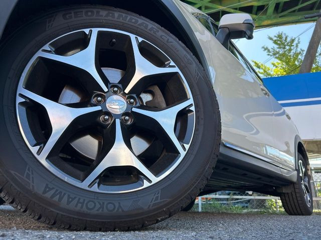 �y����18�C���`�A���~�z�C�[���z�O�ςɃ}�b�`���������A���~�z�C�[���𑕒����Ă���܂��B�e��ЊO�A���~�z�C�[����A�X�^�b�h���X�^�C�����戵�����Ă���܂��B���񂲑��k����������