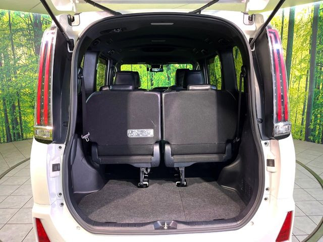 普段のお買い物や通勤、送迎等に十分な荷室スペースを確保しております。セカンドシートを倒すと、大きな荷物の積載も可能です♪