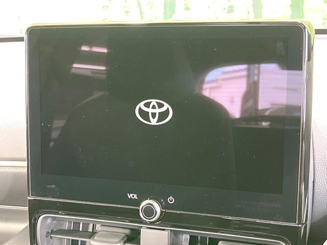 �y10.5�C���` �f�B�X�v���C�I�[�f�B�I�z���ʂ̃f�B�X�v���C��AppleCarPlay��AndroidAuto�����p�\�B�傫�ȉ�ʂŃX�}�z�i�r�A�v���������p���������܂���
