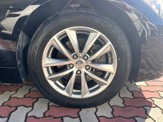 �y����17�C���`�A���~�z�C�[���z�O�ςɃ}�b�`���������A���~�z�C�[���𑕒����Ă���܂��B�e��ЊO�A���~�z�C�[����A�X�^�b�h���X�^�C�����戵�����Ă���܂��B���񂲑��k����������