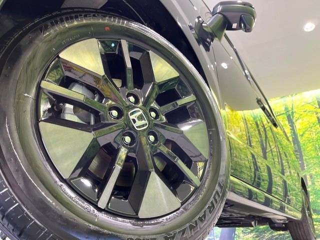 �y����16�C���`�A���~�z�C�[���z�O�ςɃ}�b�`���������A���~�z�C�[���𑕒����Ă���܂��B�e��ЊO�A���~�z�C�[����A�X�^�b�h���X�^�C�����戵�����Ă���܂��B���񂲑��k����������