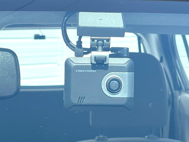 【ドライブレコーダー】ドライブレコーダー装備!走行中はもちろん、あおり運転や事故に遭遇した際、映像で記録し、万一のリスクに備えます。※記録用SDカードはお客様ご自身でご準備いただく必要があります。