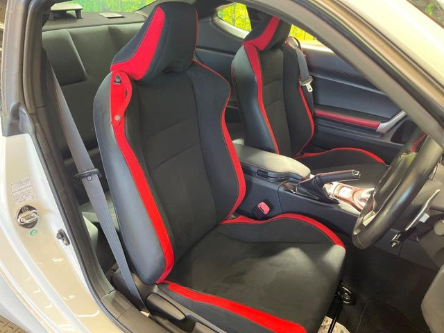 �y��p�X�|�[�c�V�[�g�z�z�[���h���ɗD��A�J�[�u���̑̂������}�����Ă���܂��B�܂��A�̂Ƀt�B�b�g���邩�獘��w�������ɂ����A�����O�h���C�u�⍂�����s�ł����K�ɂ��߂������������܂���