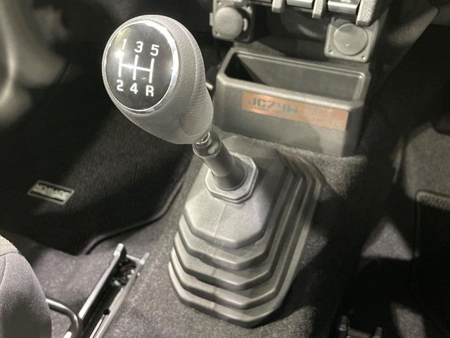 【フロア5速MT】5速MT!!思い通りな走行をお楽しみいただけます♪