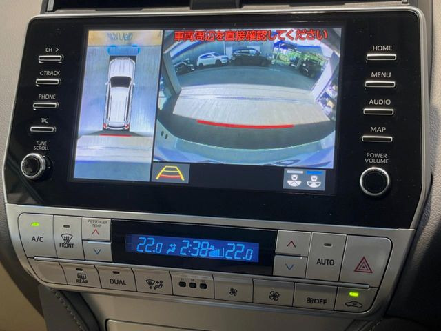 【パノラミックビューモニター】専用のカメラにより、上から見下ろしたような視点で360度クルマの周囲を確認することができます☆死角部分も確認しやすく、狭い場所での切り返しや駐車もスムーズに行えます。