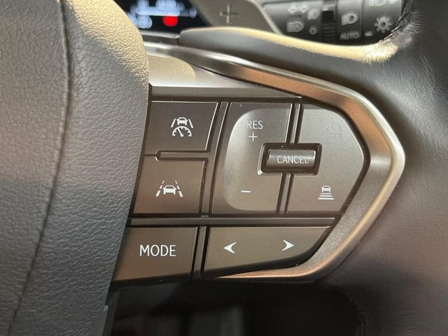 【レーダークルーズコントロール】高速道路での長距離走行が楽に!!自動で速度を保つクルーズコントロールが、衝突軽減システムと連携し、前方の車両を感知して車間を保つように速度調節してくれます!!