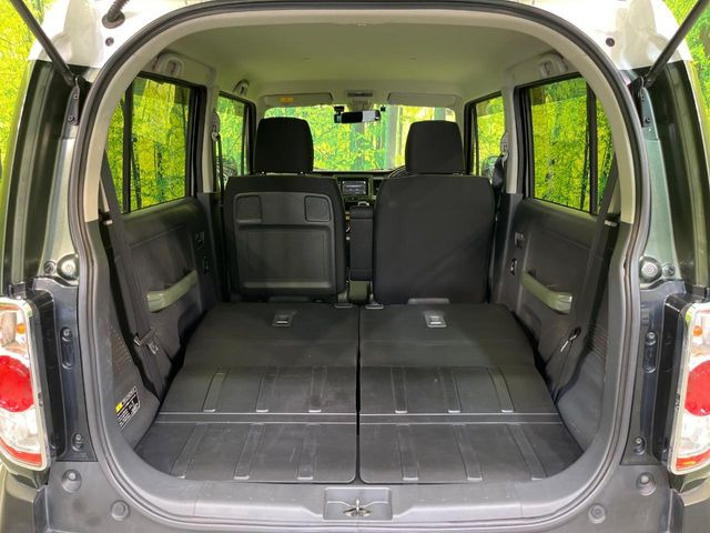 普段のお買い物や通勤、送迎等に十分な荷室スペースを確保しております。セカンドシートを倒すと、大きな荷物の積載も可能です♪