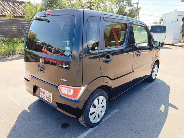 お客様のご予算帯に合わせたお車を常時100台以上取り揃えています!当社のスタッフがお客様のお車選びをしっかりサポートしご提案させていただきます!