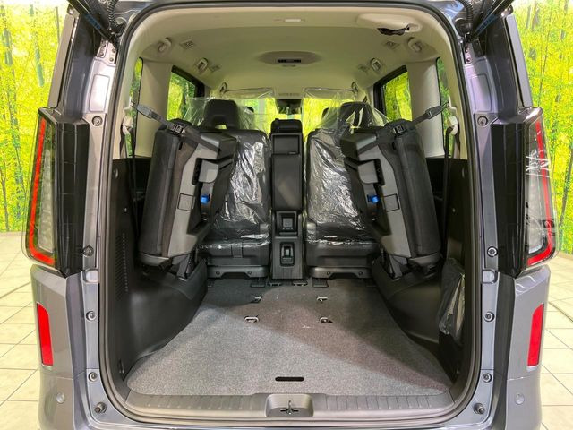 普段のお買い物や通勤、送迎等に十分な荷室スペースを確保しております。セカンドシートを倒すと、大きな荷物の積載も可能です♪