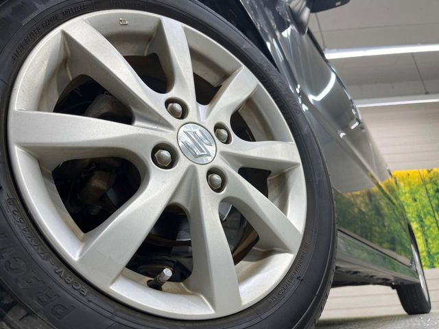 �y�����A���~�z�C�[���z�O�ςɃ}�b�`���������A���~�z�C�[���𑕒����Ă���܂��B�e��ЊO�A���~�z�C�[����A�X�^�b�h���X�^�C�����戵�����Ă���܂��B���񂲑��k����������