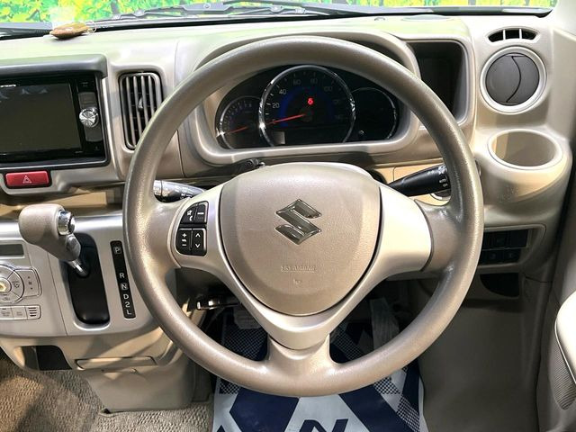 �y�X�e�A�����O�X�C�b�`�z�^�]���A�O������ڐ������炷���ƂȂ��A�I�[�f�B�I���̑��삪�\�ȕ֗��@�\!���S&���K�ȃh���C�u�����o���Ă���܂���