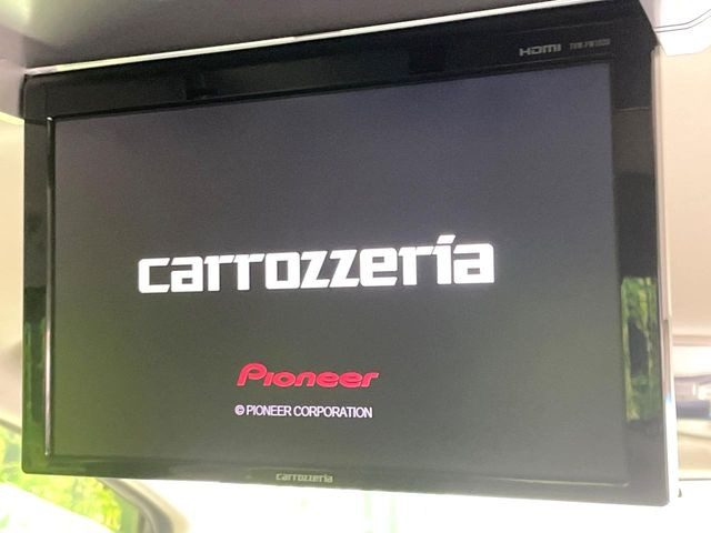 【フリップダウンモニター】大画面モニターで後席でもエンタメをお楽しみいただけます。小さなお子様にも大人気の装備です♪