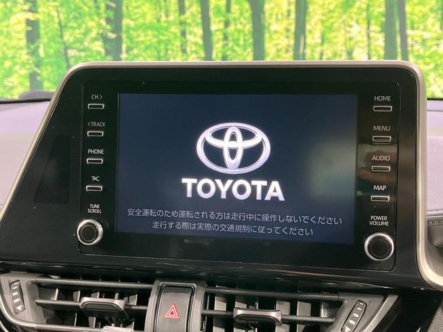 【純正8型ナビ】人気の純正ナビを装備しております。ナビの使いやすさはもちろん、オーディオ機能も充実!キャンプや旅行はもちろん、通勤や買い物など普段のドライブも楽しくなるはず♪