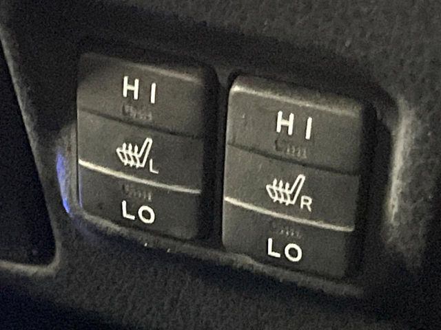 【シートヒーター】寒い日に重宝するシートヒーター!エアコンより早く温まってくれるので寒がりの人も安心ですね♪エアコンの温風は乾燥するから苦手、という方にもをおすすめです。