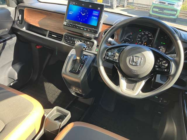 ★鑑定書付きで安心★第三者機関(JAAA日本自動車鑑定協会)のプロ鑑定士によって車輌状態の細かな部分まで鑑定を行なっています!中古車の不安も解消され安心できますね!