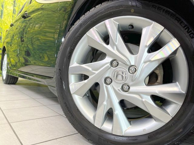 �y����16�C���`�A���~�z�C�[���z�O�ςɃ}�b�`���������A���~�z�C�[���𑕒����Ă���܂��B�e��ЊO�A���~�z�C�[����A�X�^�b�h���X�^�C�����戵�����Ă���܂��B���񂲑��k����������