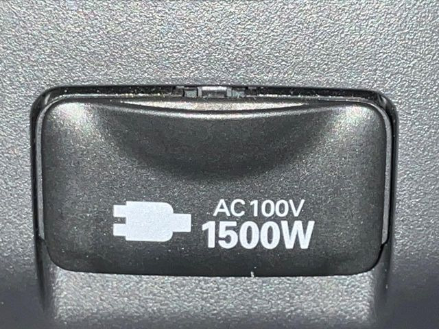 【アクセサリーコンセント】キャンプやスポーツ、アウトドアでのアクティビティはもちろん、災害・停電の際に助けにもなるAC100Vコンセントを装備♪ケータイやタブレット、ゲーム機器の充電にも♪