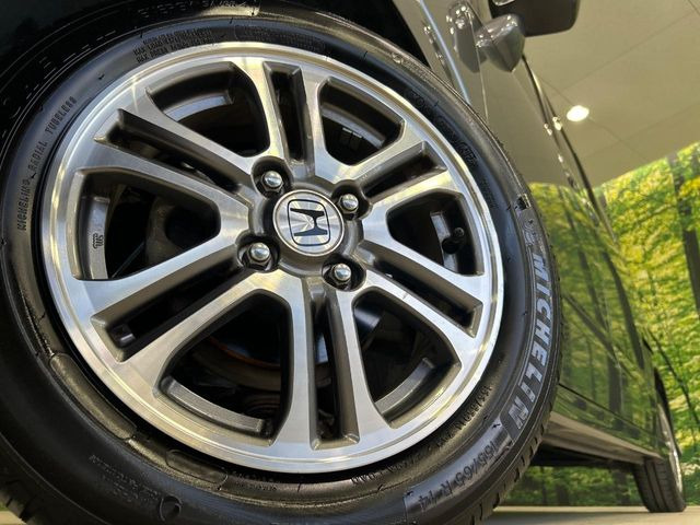 �y����14�C���`�A���~�z�C�[���z�O�ςɃ}�b�`���������A���~�z�C�[���𑕒����Ă���܂��B�e��ЊO�A���~�z�C�[����A�X�^�b�h���X�^�C�����戵�����Ă���܂��B���񂲑��k����������