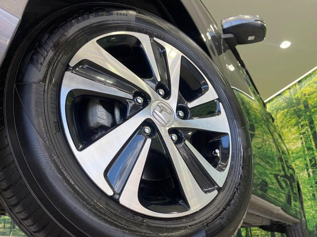 �y����15�C���`�A���~�z�C�[���z�O�ςɃ}�b�`���������A���~�z�C�[���𑕒����Ă���܂��B�e��ЊO�A���~�z�C�[����A�X�^�b�h���X�^�C�����戵�����Ă���܂��B���񂲑��k����������