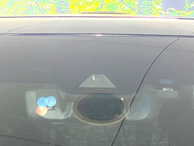 【トヨタセーフティセンス】走行中に前方の車両等を認識し、衝突しそうな時は警報とブレーキで衝突回避と被害軽減をアシスト。より安全にドライブをお楽しみいただけます。