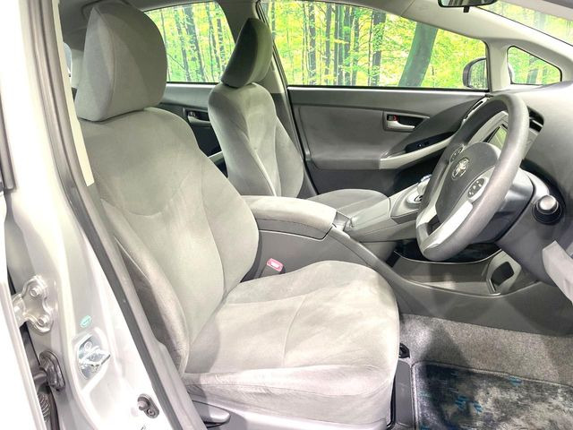 運転席シート廻りは使用感も少なく、良好な状態となっています。丁寧に使われていたことがよくわかりますね。