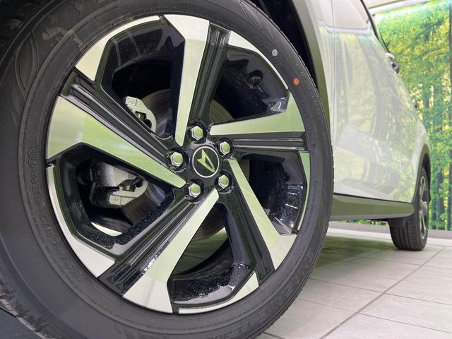 �y����17�C���`�A���~�z�C�[���z�O�ςɃ}�b�`���������A���~�z�C�[���𑕒����Ă���܂��B�e��ЊO�A���~�z�C�[����A�X�^�b�h���X�^�C�����戵�����Ă���܂��B���񂲑��k����������