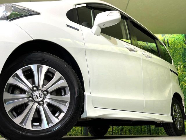 �O�ςɃ}�b�`���������A���~�z�C�[���𑕒����Ă���܂��B�e��ЊO�A���~�z�C�[����A�X�^�b�h���X�^�C�����戵�����Ă���܂��B���񂲑��k����������