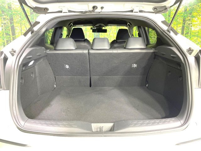後席を格納すると、これだけの広さが!シーンに合わせたシートアレンジで、大きな荷物も積むことが出来ます♪