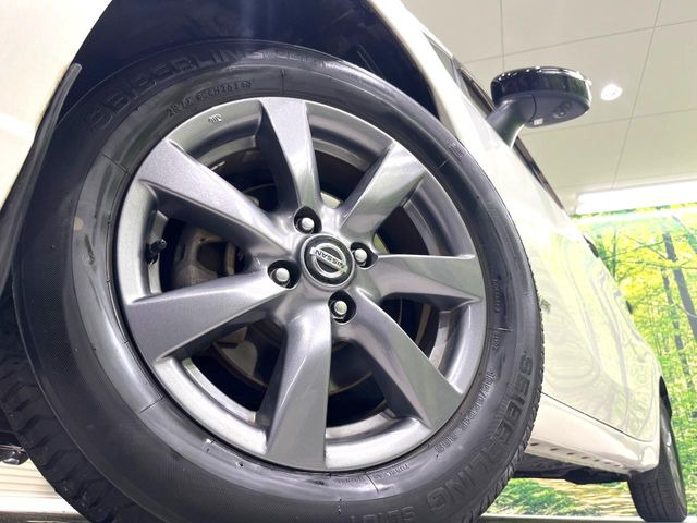 �y����15�C���`�A���~�z�C�[���z�O�ςɃ}�b�`���������A���~�z�C�[���𑕒����Ă���܂��B�e��ЊO�A���~�z�C�[����A�X�^�b�h���X�^�C�����戵�����Ă���܂��B���񂲑��k����������