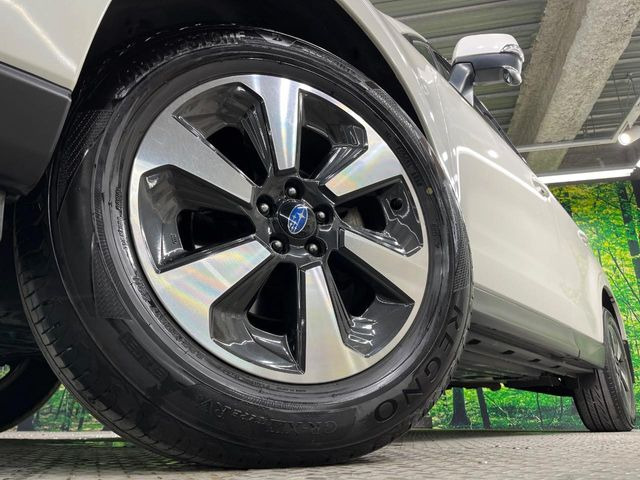 �y����17�C���`�A���~�z�C�[���z�O�ςɃ}�b�`���������A���~�z�C�[���𑕒����Ă���܂��B�e��ЊO�A���~�z�C�[����A�X�^�b�h���X�^�C�����戵�����Ă���܂��B���񂲑��k����������