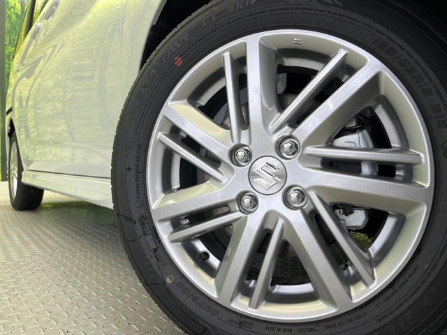 �y����15�C���`�A���~�z�C�[���z�O�ςɃ}�b�`���������A���~�z�C�[���𑕒����Ă���܂��B�e��ЊO�A���~�z�C�[����A�X�^�b�h���X�^�C�����戵�����Ă���܂��B���񂲑��k����������