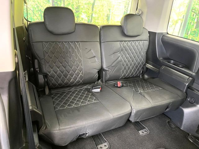 3列目シートはもちろん状態良好☆大人でもゆったりと座って頂けますので、大人数でのお出かけもラクラクです♪ご家族で、気の知れた仲間で、ドライブに行くのが楽しみですね♪