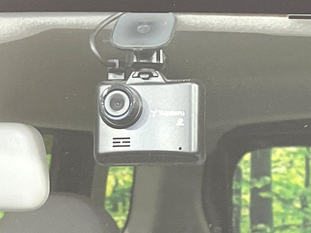 【ドライブレコーダー】ドライブレコーダー装備!走行中はもちろん、あおり運転や事故に遭遇した際、映像で記録し、万一のリスクに備えます。※記録用SDカードはお客様ご自身でご準備いただく必要があります。