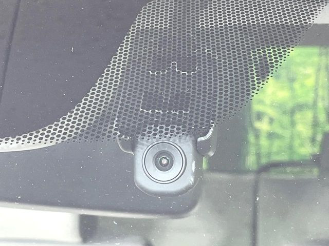 【ドライブレコーダー】ドライブレコーダー装備!走行中はもちろん、あおり運転や事故に遭遇した際、映像で記録し、万一のリスクに備えます。※記録用SDカードはお客様ご自身でご準備いただく必要があります。