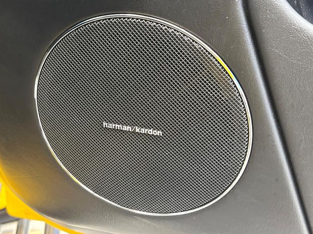 ��harman/kardon�T�E���h�V�X�e��:�I�[�f�B�I��僁�[�J�[����|����v���~�A���X�s�[�J�[�𑕔��B�����̃X�s�[�J�[����A���̗������܂ŕ����鍂�i���ȉ��y�����y���݂��������܂��B