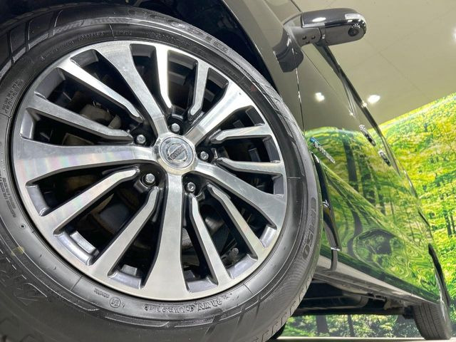�y����16�C���`�A���~�z�C�[���z�O�ςɃ}�b�`���������A���~�z�C�[���𑕒����Ă���܂��B�e��ЊO�A���~�z�C�[����A�X�^�b�h���X�^�C�����戵�����Ă���܂��B���񂲑��k����������