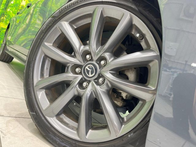�y18�C���`�A���~�z�C�[���z�O�ςɃ}�b�`�����A���~�z�C�[���𑕒����Ă���܂��B�e��A���~�z�C�[����A�X�^�b�h���X�^�C�����戵�����Ă���܂��B���񂲑��k����������