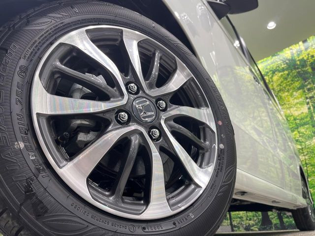 �y����14�C���`�A���~�z�C�[���z�O�ςɃ}�b�`���������A���~�z�C�[���𑕒����Ă���܂��B�e��ЊO�A���~�z�C�[����A�X�^�b�h���X�^�C�����戵�����Ă���܂��B���񂲑��k����������