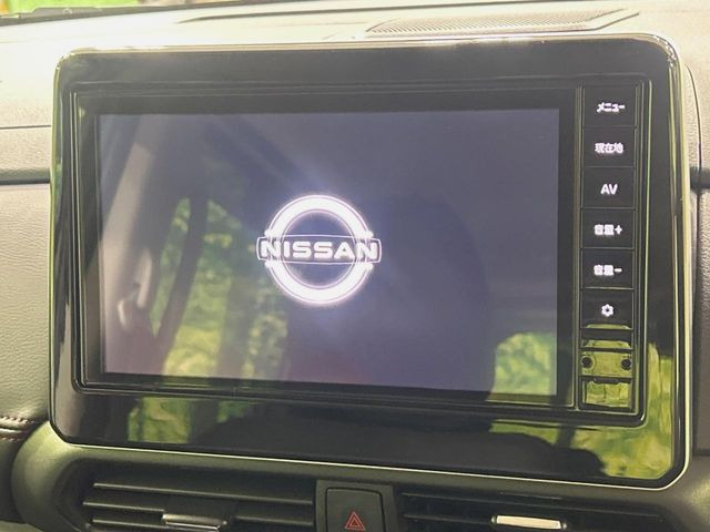 【大画面ナビ】人気の大型9インチナビを装備。存在感のある大画面はインパクト大!ナビ利用時のマップ表示は見やすく、テレビやDVDは臨場感がアップ!いつものドライブがグッと楽しくなります♪