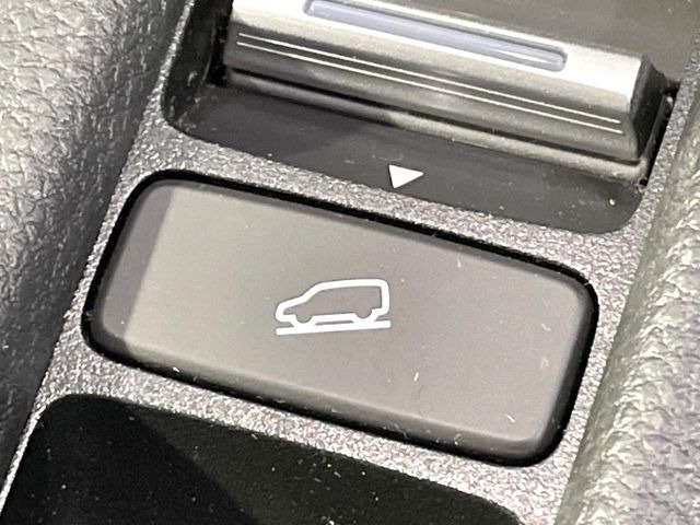 【ダウンヒルアシスト】急な坂道を下るときに自動でブレーキを制御、一定の低速度を保ちます。雪道や悪路など滑りやすい路面の下り坂でもタイヤがロックしないから安心!ハンドル操作に集中できます!