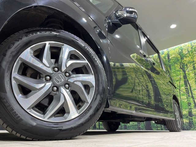 �y����16�C���`�A���~�z�C�[���z�O�ςɃ}�b�`���������A���~�z�C�[���𑕒����Ă���܂��B�e��ЊO�A���~�z�C�[����A�X�^�b�h���X�^�C�����戵�����Ă���܂��B���񂲑��k����������