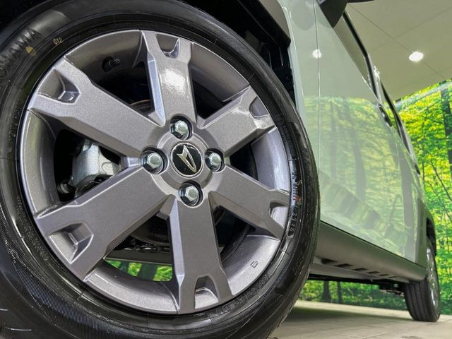 �y����15�C���`�A���~�z�C�[���z�O�ςɃ}�b�`���������A���~�z�C�[���𑕒����Ă���܂��B�e��ЊO�A���~�z�C�[����A�X�^�b�h���X�^�C�����戵�����Ă���܂��B���񂲑��k����������