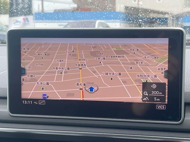 ●純正ナビ:一体感のあるナビは、高級感ある車内を演出してくれます。オーディオ機能も充実しておりますので、運転もより楽しめます♪