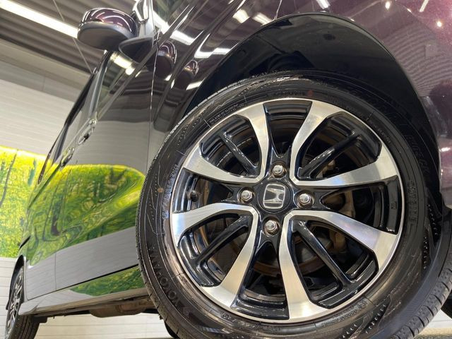 �y����14�C���`�A���~�z�C�[���z�O�ςɃ}�b�`���������A���~�z�C�[���𑕒����Ă���܂��B�e��ЊO�A���~�z�C�[����A�X�^�b�h���X�^�C�����戵�����Ă���܂��B���񂲑��k����������