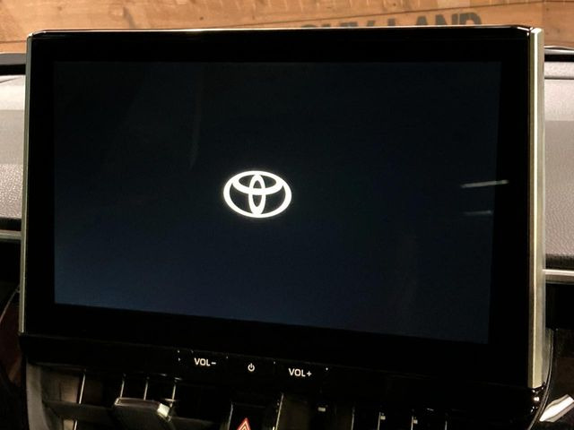 �y10.5�C���` �f�B�X�v���C�I�[�f�B�I�z���ʂ̃f�B�X�v���C��AppleCarPlay��AndroidAuto�����p�\�B�傫�ȉ�ʂŃX�}�z�i�r�A�v���������p���������܂���