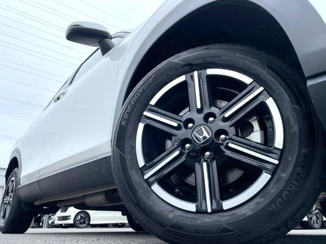 【純正16インチアルミホイール】外観にマッチした純正アルミホイールを装着しております。各種社外アルミホイールや、スタッドレスタイヤも取扱いしております。是非ご相談ください♪