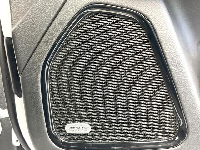 ��Alpine:�l�C�̃T�E���h�V�X�e���ł��B�ʏ�̃X�s�[�J�[�Ɣ�r���Ă����̍L���肪�������܂��B���񂲗��X�̏ゲ�̊����������B